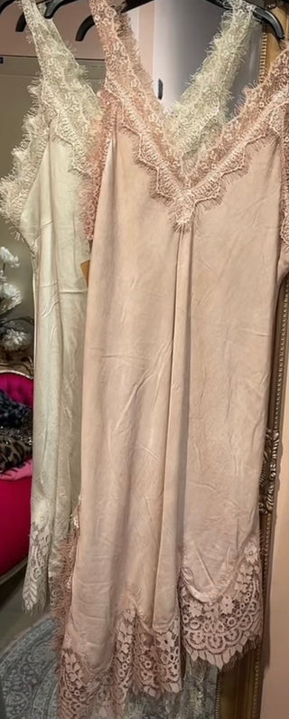 Pitsiviskoosi mekko Emily