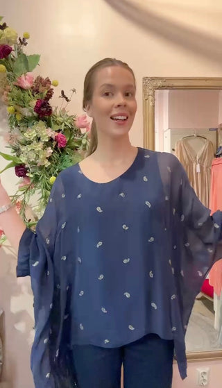 Silkkiviskoosipusero Carol