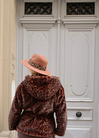 Hattu elegant beauty