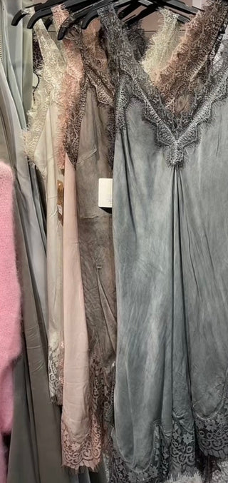 Pitsiviskoosi mekko Emily